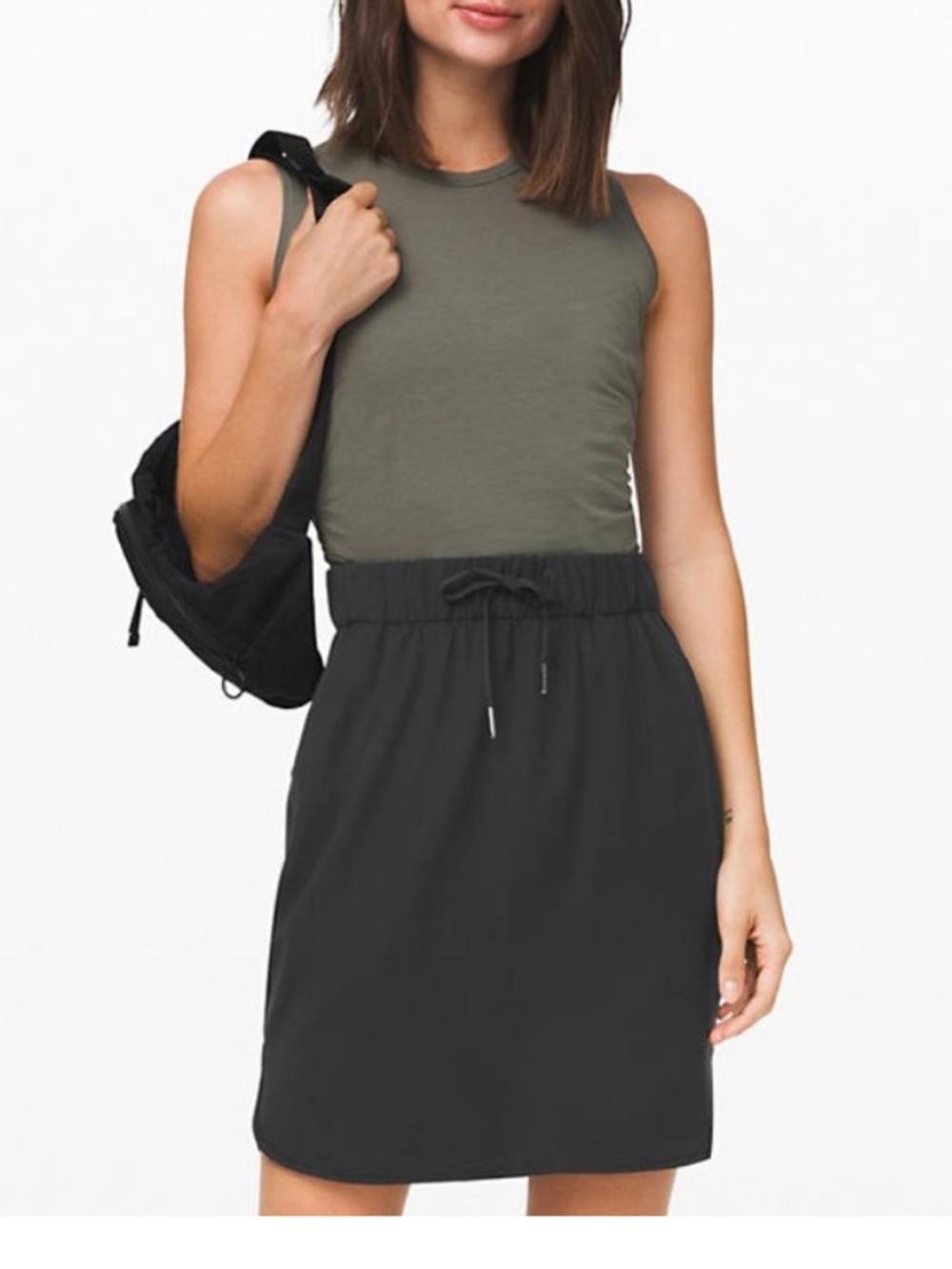 Lululemon like new On the Fly black travel/athletic skirt size 6
